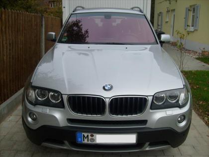 BMW X3 2. 0d XENON TELEFON EDELHOLZ TV NAVI.