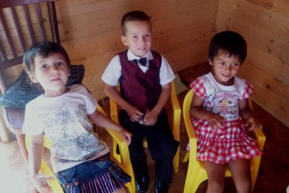 Helfen einige Kinder