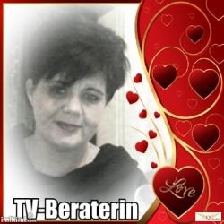 Roscha-Isabell schaut bei Querubin mithilfe der Karten in Ihre Zukunft