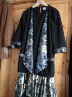 Verkaufe ein Damenkleid mit Jacke Gr. 48