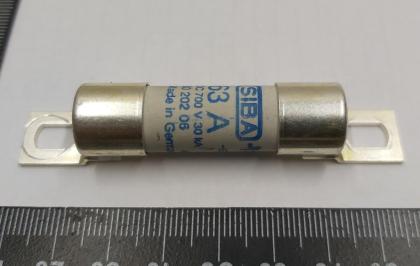 Hochspannungssicherung Hauptbatterie 63 A DC 700 V Tesla Modell 3 5020206