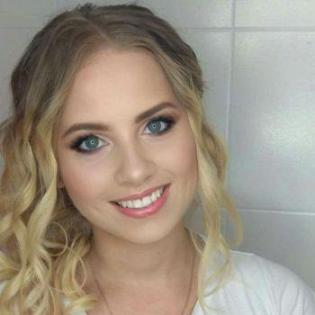 Nette Blondine sucht charmanten Partner