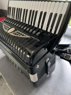 Akkordeon Victoria Professionell R. Galliano Model Cassotto 2022 Neu