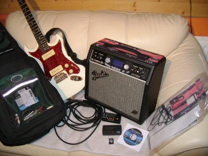 Verkaufe E-Gitarre HagstromF200 Tasche Kabel Zubehör und Verstärker von Fender
