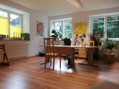 2-Zimmer-Büro / Praxis 92 m mit Charakter am Dorfteich von Hoisdorf