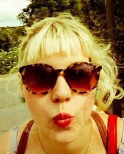 Junge dynamische Lady sucht Mann für s Leben