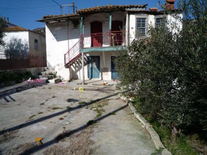 Sanierungsbedürftiges Steinhaus nahe Sarti