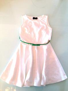 Schönes Kleid Paris Mode weiss strech kurz Größe 36
