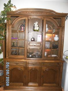 Esszimmerschrank u. v. m.