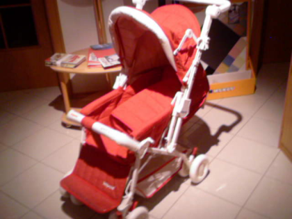 Kleiner Kinderwagen NEU