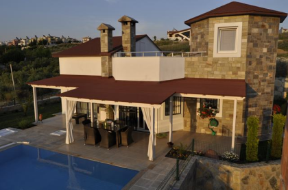 Bungalow mit Swimmingpool am aegaeischen Meer in der Tuerkei