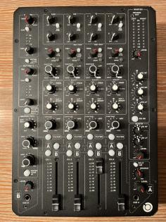 Verkaufe Play Differently Model 1. 4 inkl. Decksaver