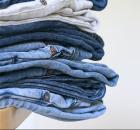 Wir bieten topmodische Damenjeans auf Kommision