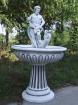 Balustraden Springbrunnen Säulen Figuren und Sitzgarnituren aus Beton.