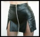 Ein schicker Lederrock gefällig Oder darf es gleich ein tolles lederkleid sein.