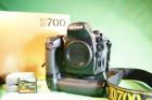 NIKON D-700 mit Nikon Batteriegriff