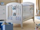Hochwertige Babymöbel für das komplette Kinderzimmer mit Kinderbett Wiege Baby