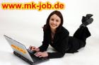 Online arbeiten von zu Hause Job im Home Office Heimarbeit am PC und Internet