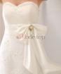 Brautkleid mit Kristall Blumenbrosche mit Tüll - Mode-top. de